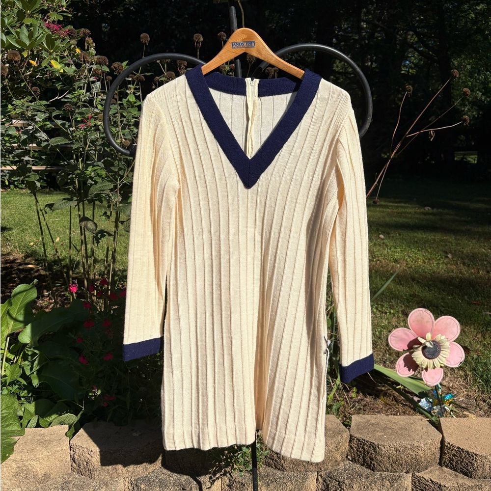 Vintage 50s Cream and Navy V-Neck Ribbed Sweater Dress